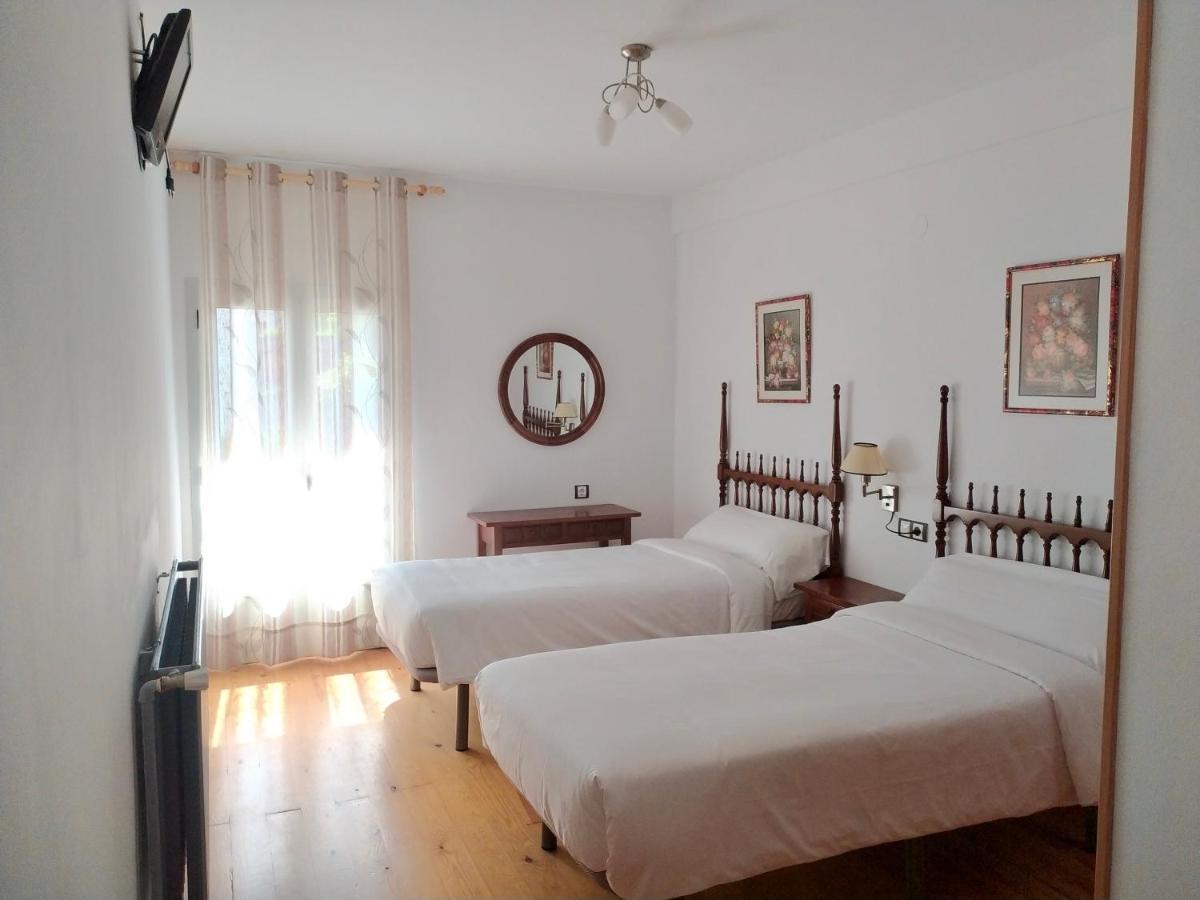 Hostal Pirineos Meliz Bielsa Exterior foto